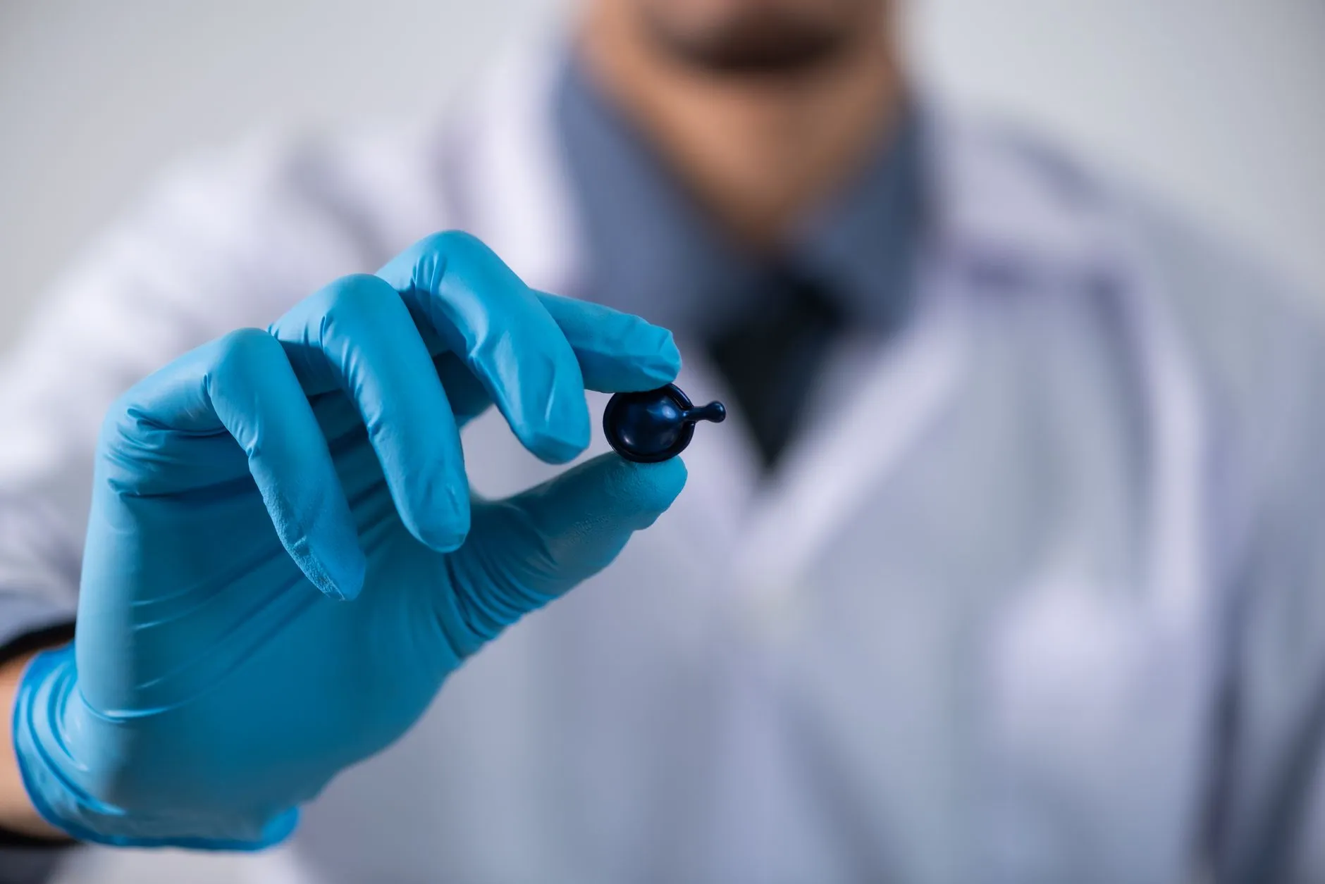 智能工厂无人叉车选型指南：载重、导航精度与场景匹配要点