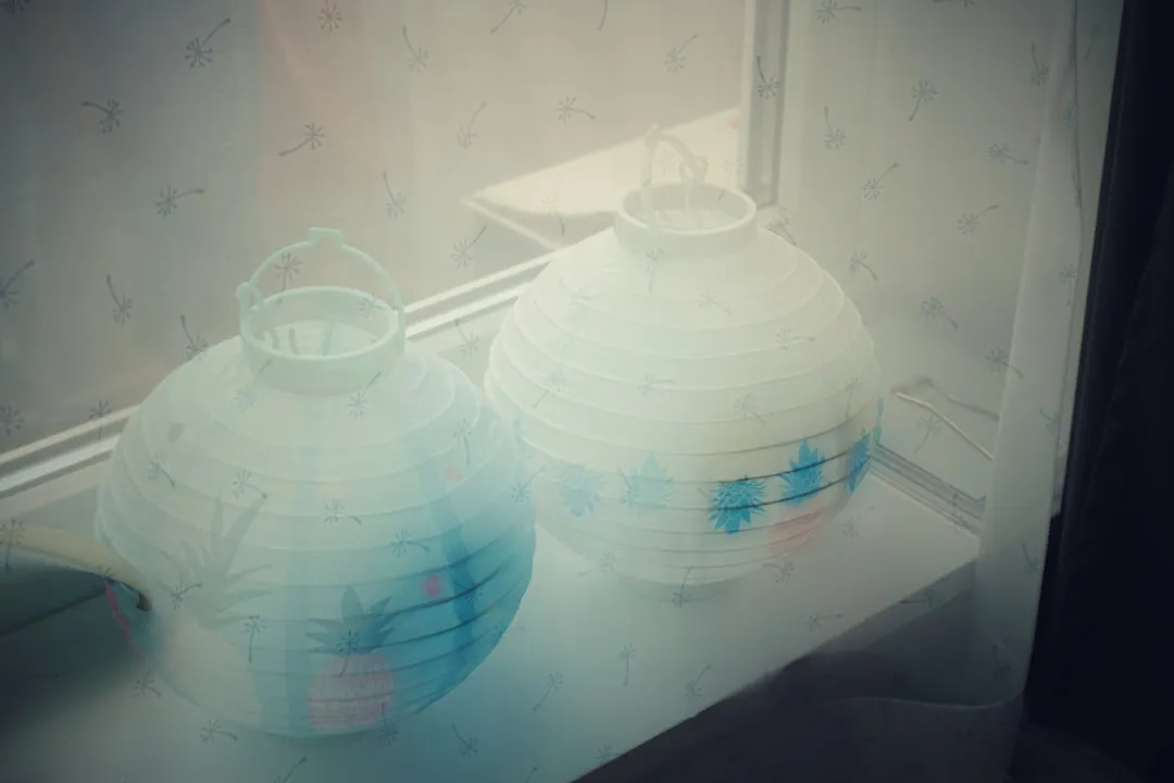 无人叉车与料箱机器人协同方案在工厂物流中的应用优势