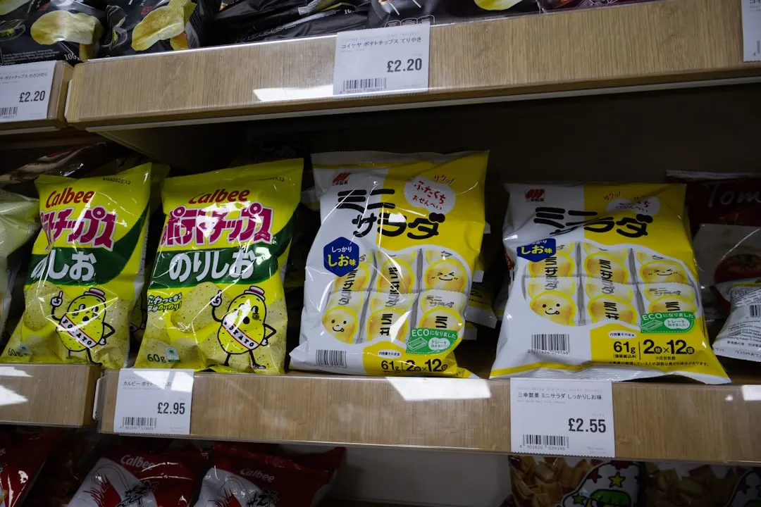 AGV无人叉车在工厂自动化产线中的集成方案与效益分析